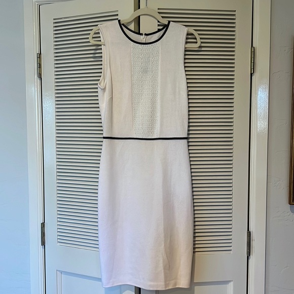 St. John two piece blazer and dress with leather detail size 4 - Picture 2 of 10